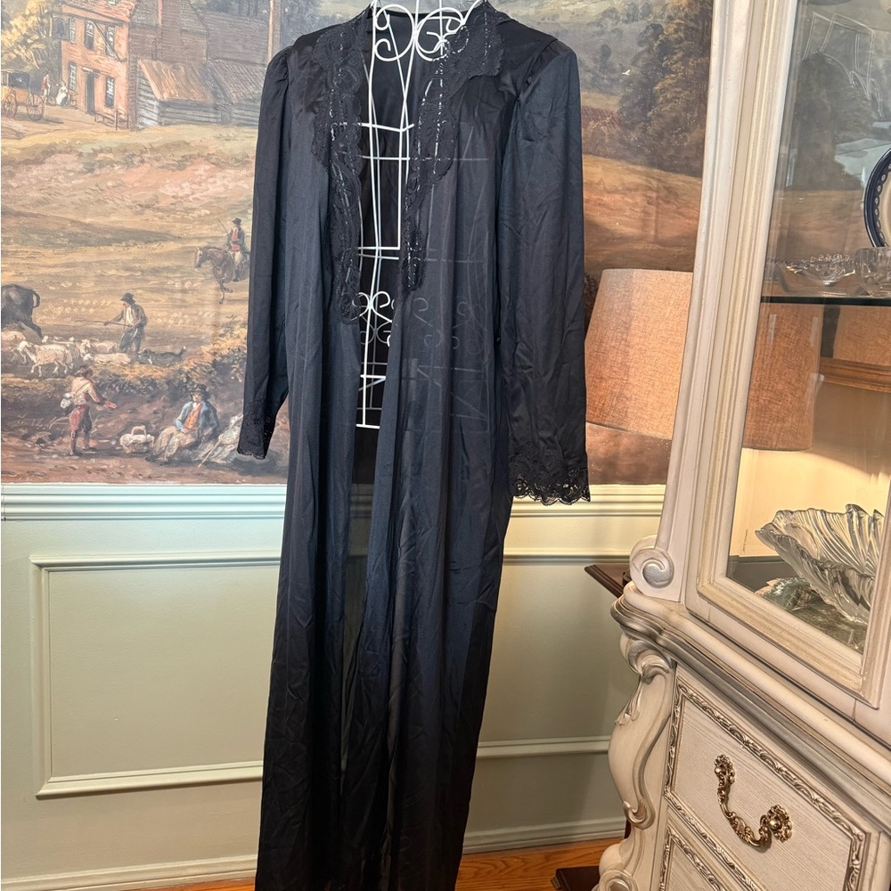 Vintage Olga Robe in Black Size Medium